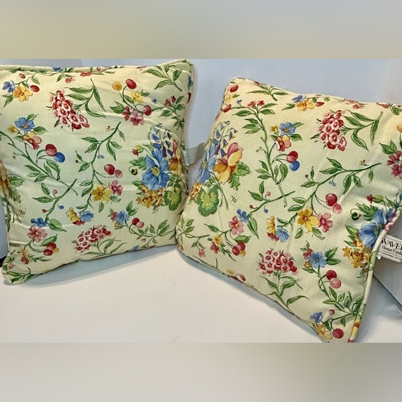 Pair of Vintage Waverly Home Fashions Yellow Floral Decorative Accent Pillows - Picture 9 of 16